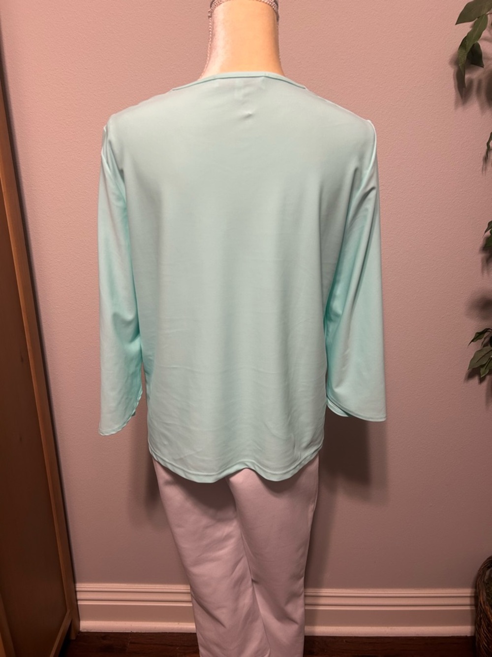 NEW Jude Connally Women’s V-Neck Aqua Bell Sleeve Blouse Sz S - Picture 4 of 5